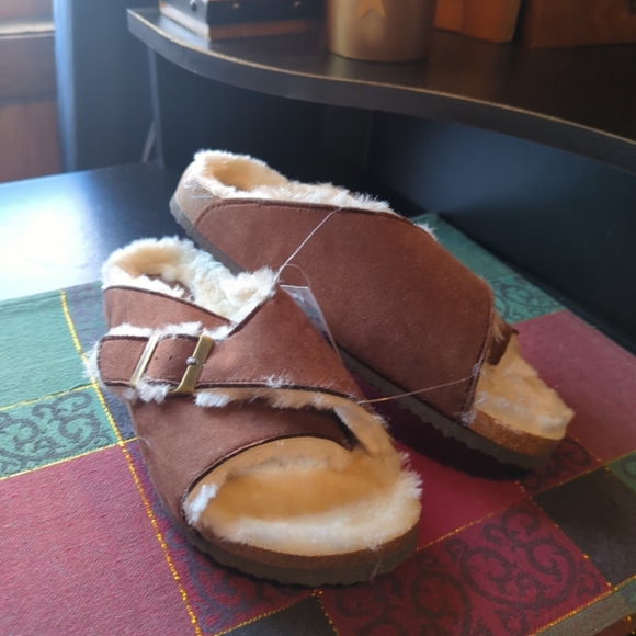 Maurices Ophelia Cognac Faux Fur Sandals Buckle Slip On Soft Size 8 NEW NWT - Picture 5 of 12